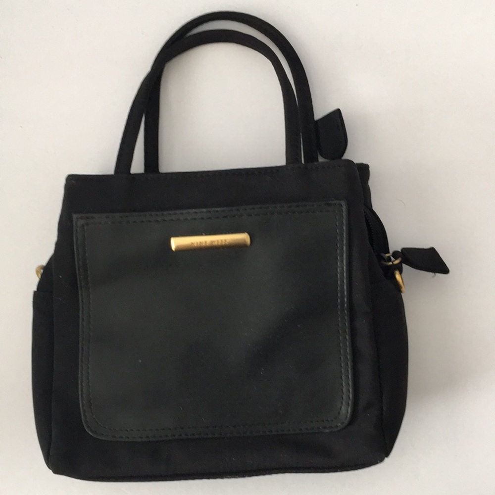 Nine West. Small Nylon Purse. 7”x 6 1/2”.